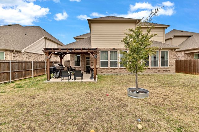 813 Sweeping Butte Drive, Fort Worth, TX 76052
