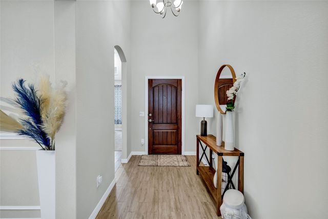 813 Sweeping Butte Drive, Fort Worth, TX 76052