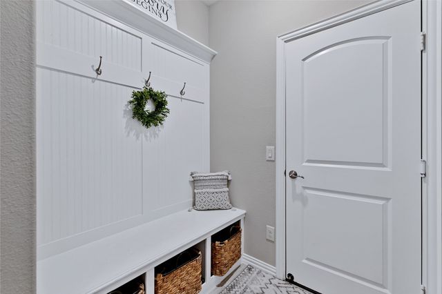 813 Sweeping Butte Drive, Fort Worth, TX 76052