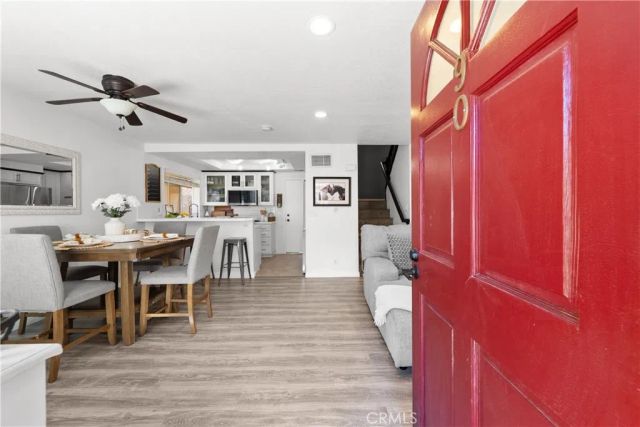 22637 Copper Hill 90, Saugus, CA 91350