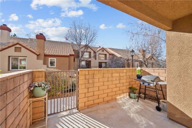 22637 Copper Hill 90, Saugus, CA 91350