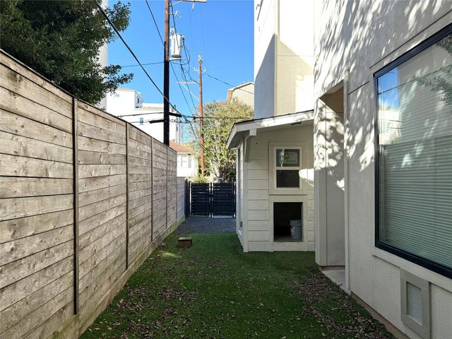 707 W Clay Street, Houston, TX 77019