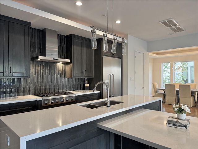 707 W Clay Street, Houston, TX 77019