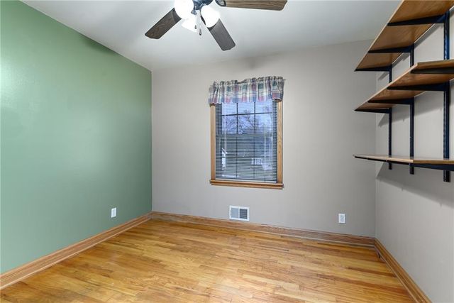 5208 N Wayne Avenue, Kansas City, MO 64118