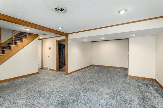 5208 N Wayne Avenue, Kansas City, MO 64118