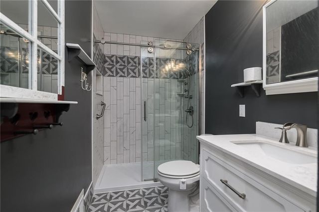 5208 N Wayne Avenue, Kansas City, MO 64118