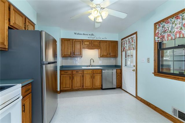 5208 N Wayne Avenue, Kansas City, MO 64118