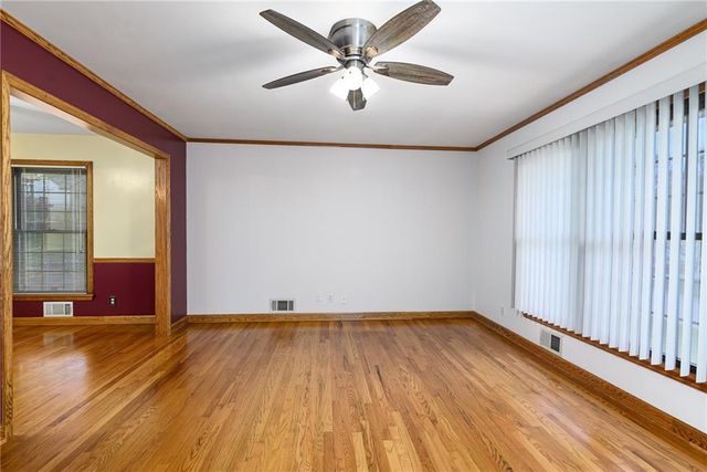 5208 N Wayne Avenue, Kansas City, MO 64118