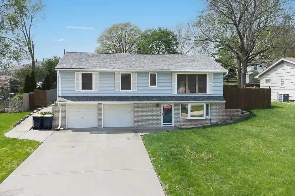 5208 N Wayne Avenue, Kansas City, MO 64118