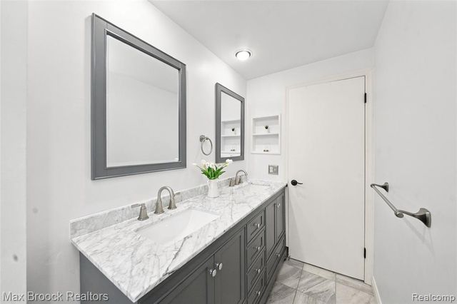 30023 Rock Creek Drive, Southfield, MI 48076