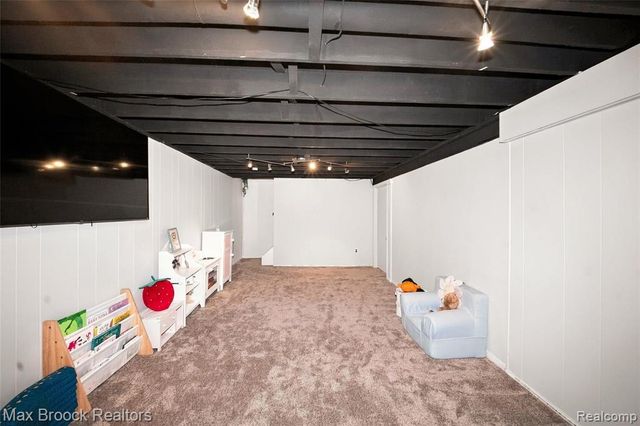 30023 Rock Creek Drive, Southfield, MI 48076