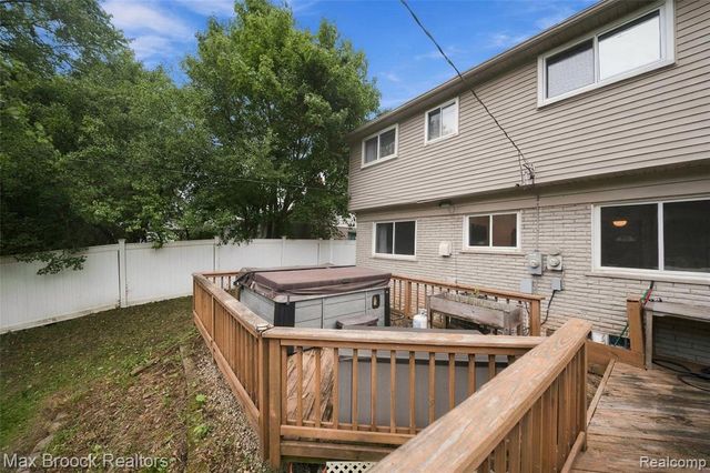 30023 Rock Creek Drive, Southfield, MI 48076