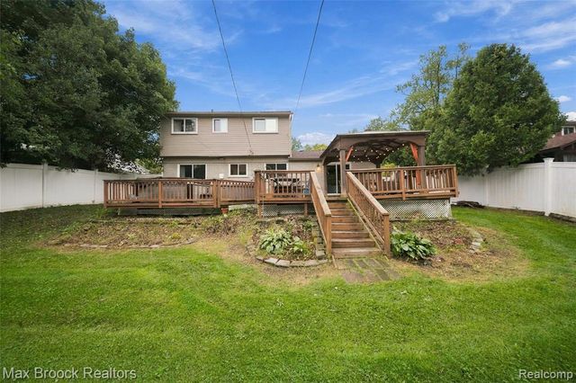 30023 Rock Creek Drive, Southfield, MI 48076