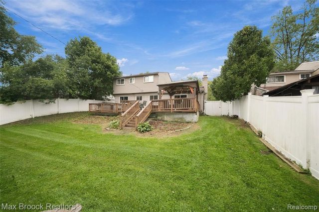 30023 Rock Creek Drive, Southfield, MI 48076