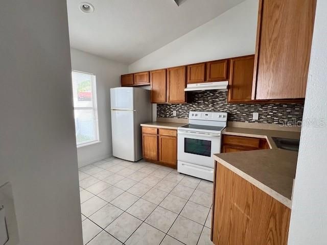 2466 PARSON POND CIRCLE, Kissimmee, FL 34743