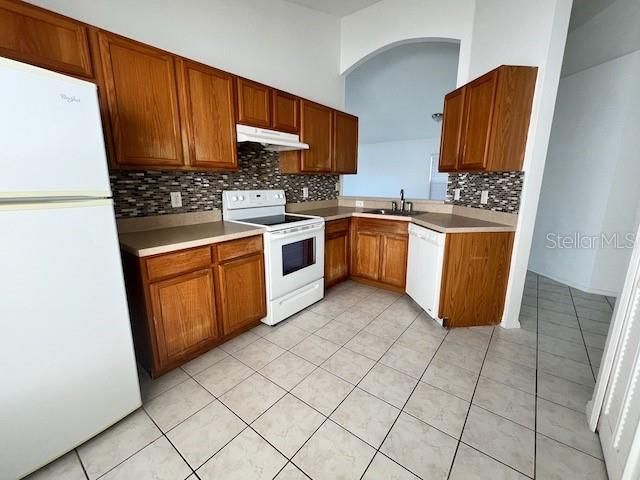 2466 PARSON POND CIRCLE, Kissimmee, FL 34743