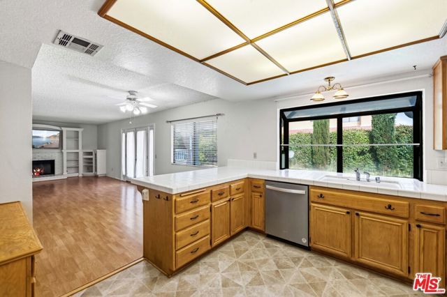 44138 Ruthron Avenue, Lancaster, CA 93536