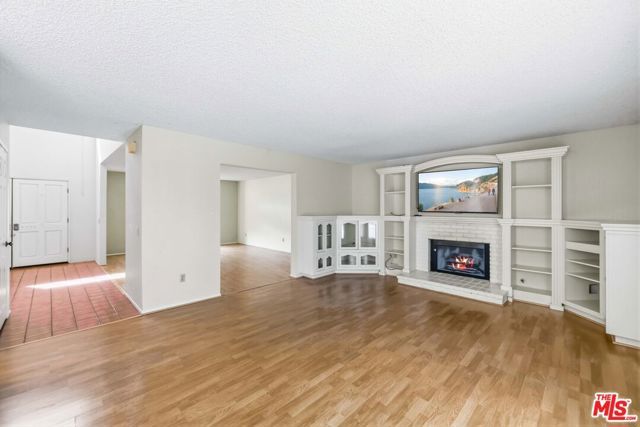 44138 Ruthron Avenue, Lancaster, CA 93536