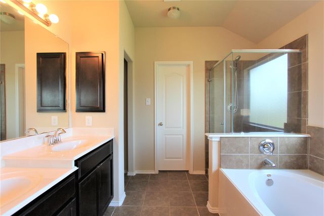 603 Honeysuckle Vine Drive, Rosenberg, TX 77469