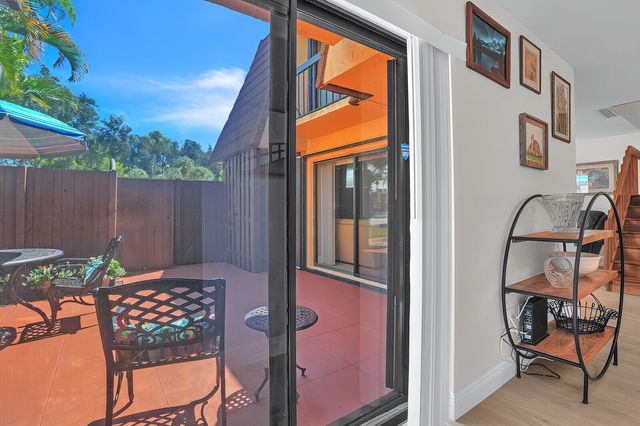 825 Center Street 14a, Jupiter, FL 33458