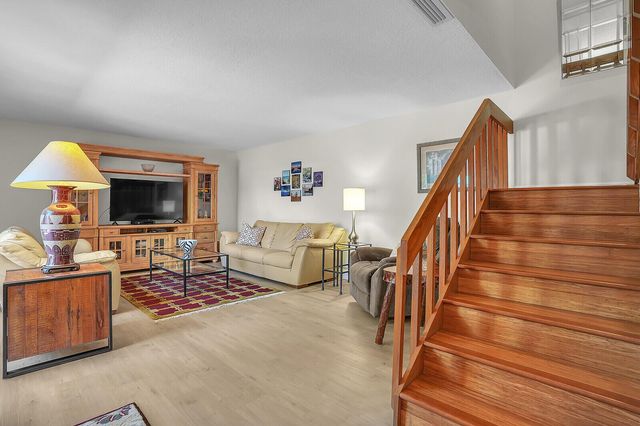825 Center Street 14a, Jupiter, FL 33458