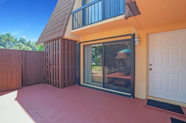 825 Center Street 14a, Jupiter, FL 33458