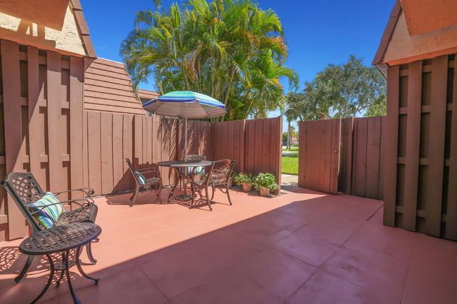 825 Center Street 14a, Jupiter, FL 33458