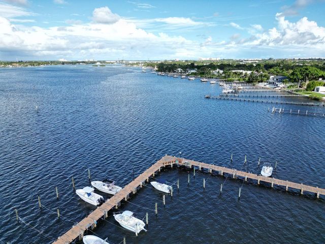 825 Center Street 14a, Jupiter, FL 33458