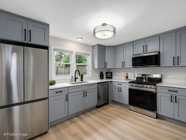 1950 Monroe Avenue, Glenview, IL 60025