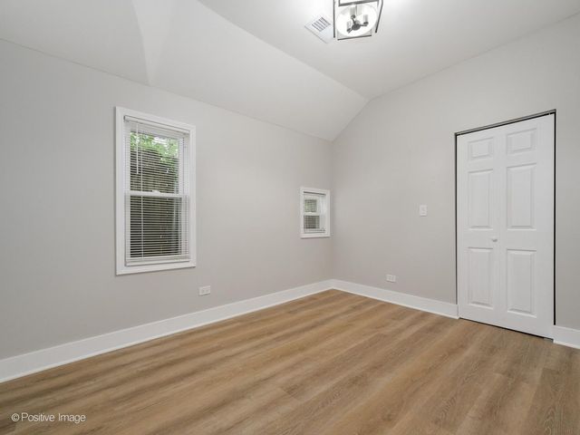1950 Monroe Avenue, Glenview, IL 60025