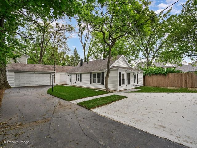 1950 Monroe Avenue, Glenview, IL 60025