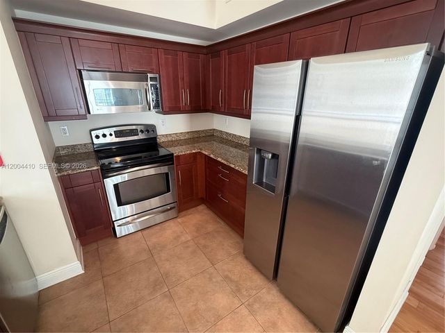 7275 SW 89th St B416, Miami, FL 33156