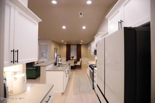 6539 W Irish CIR, Rathdrum, ID 83858