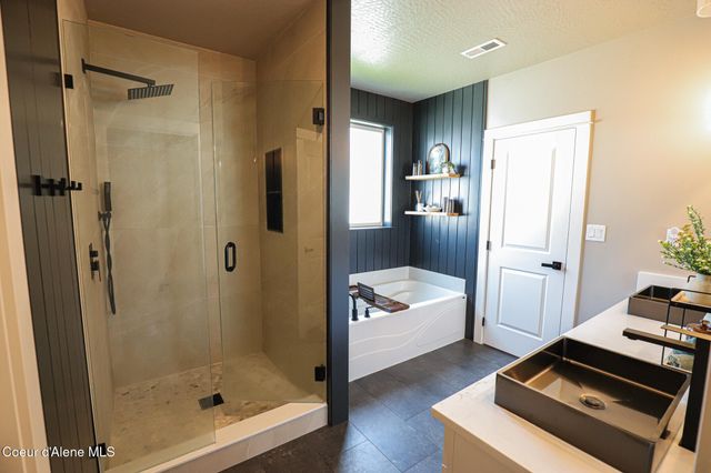 6539 W Irish CIR, Rathdrum, ID 83858