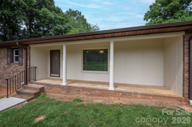 107 Coram Avenue, Boonville, NC 27011
