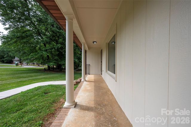 107 Coram Avenue, Boonville, NC 27011