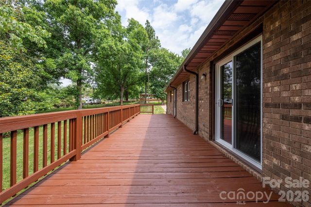 107 Coram Avenue, Boonville, NC 27011