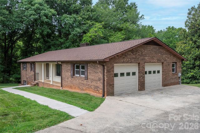 107 Coram Avenue, Boonville, NC 27011