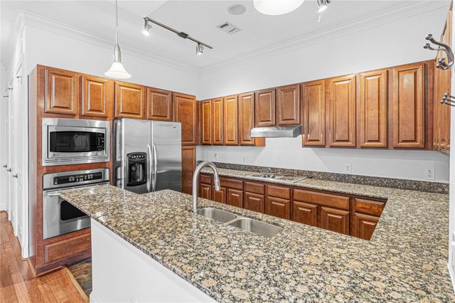 7134 S Mapleridge Street S 2E, Houston, TX 77081