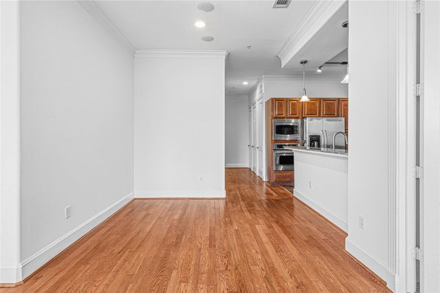 7134 S Mapleridge Street S 2E, Houston, TX 77081