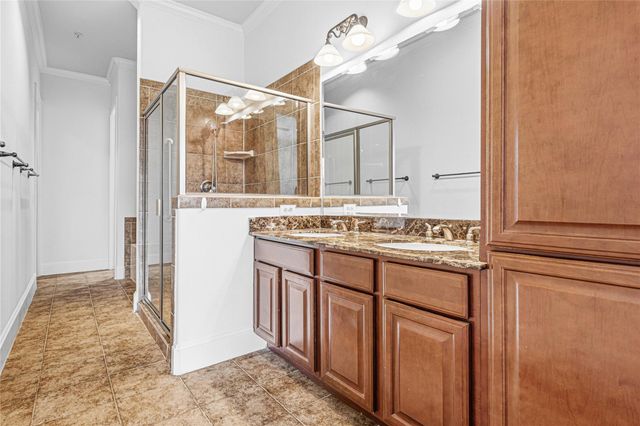 7134 S Mapleridge Street S 2E, Houston, TX 77081