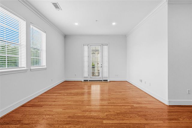 7134 S Mapleridge Street S 2E, Houston, TX 77081