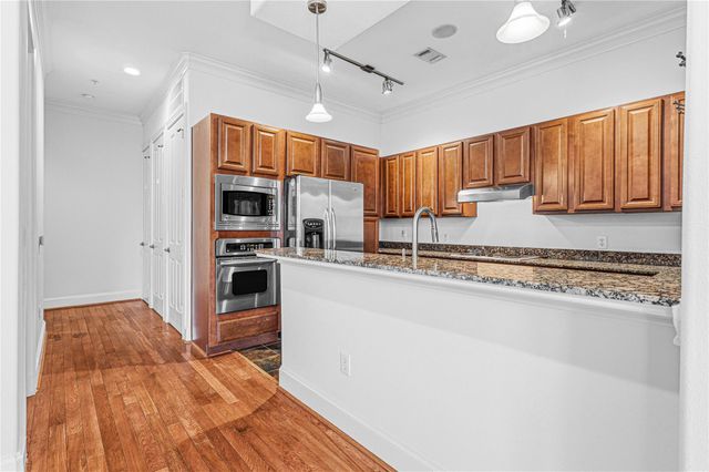 7134 S Mapleridge Street S 2E, Houston, TX 77081