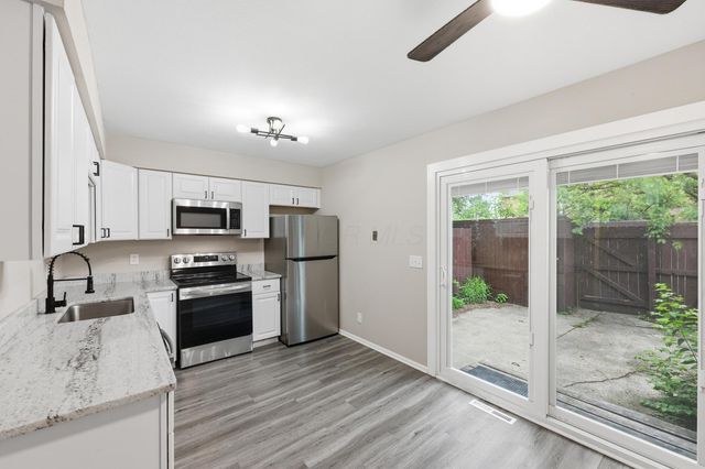 1945 Willoway Circle N, Columbus, OH 43220