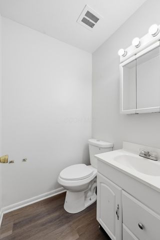 1945 Willoway Circle N, Columbus, OH 43220