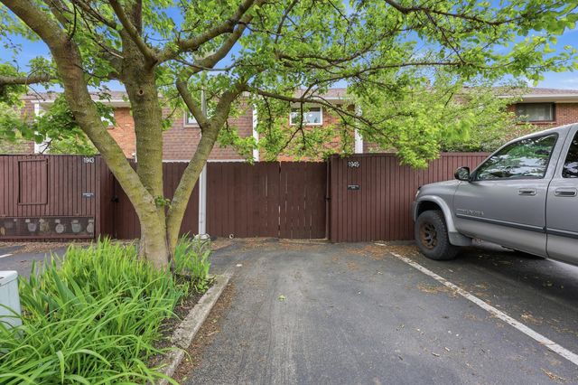 1945 Willoway Circle N, Columbus, OH 43220