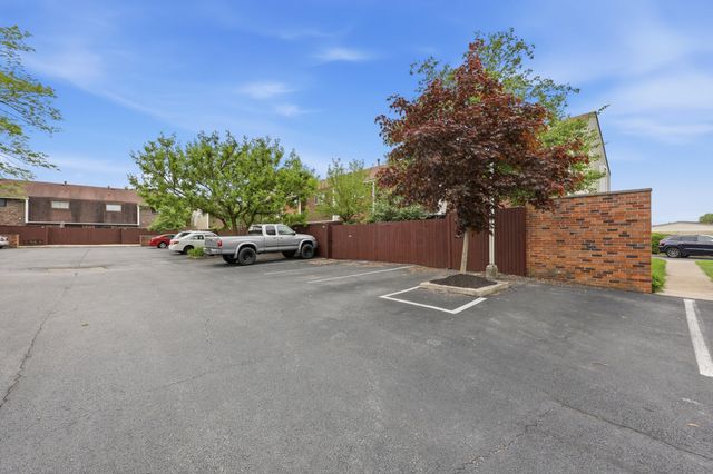 1945 Willoway Circle N, Columbus, OH 43220