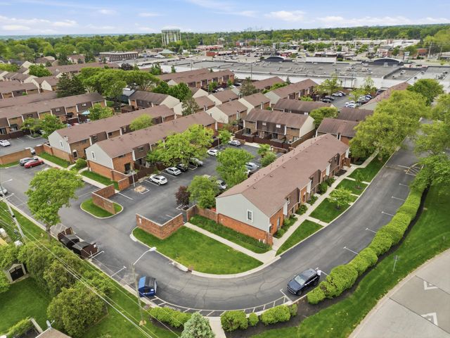 1945 Willoway Circle N, Columbus, OH 43220