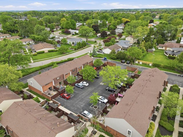1945 Willoway Circle N, Columbus, OH 43220
