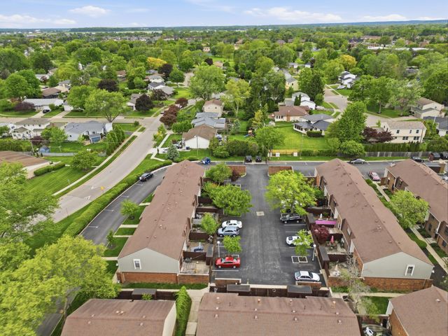 1945 Willoway Circle N, Columbus, OH 43220